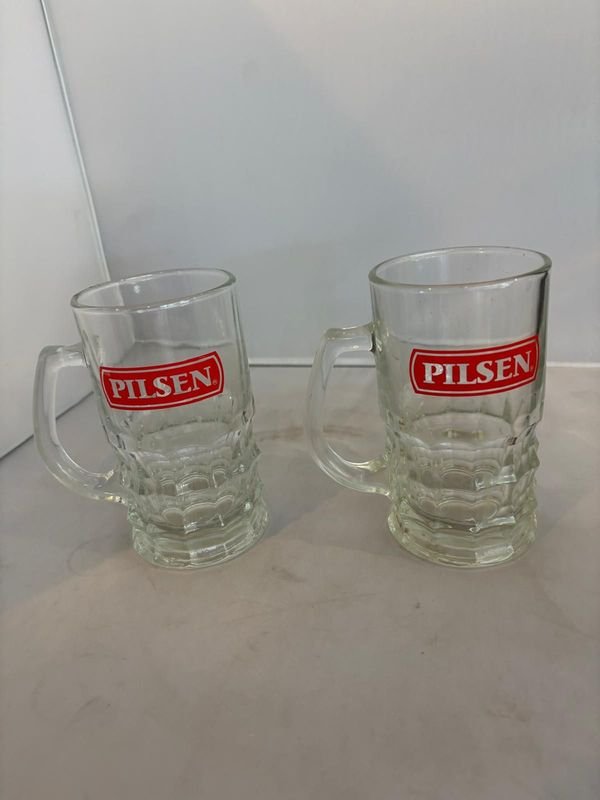 Lote anterior: Dos vasos de Pilsen vacíos