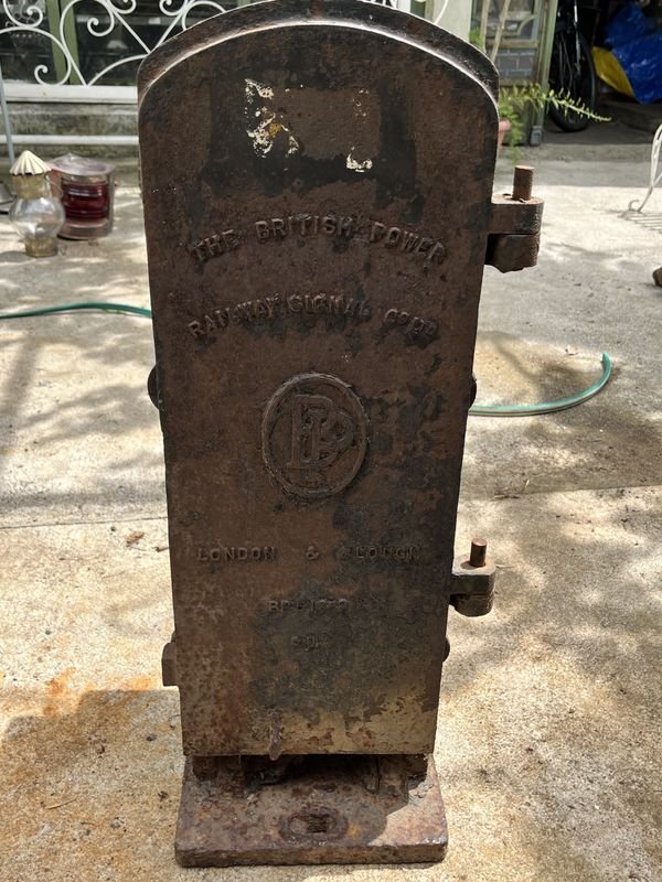 Antiguo farol de cruce de tren británico - imagen 10