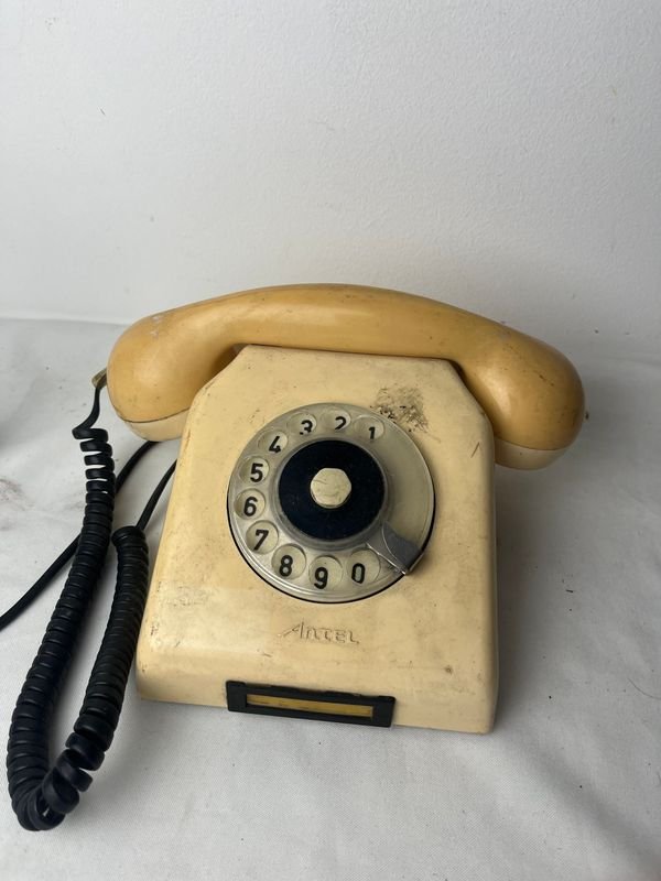 Teléfono Antiguo de la Empresa Antel - imagen 4