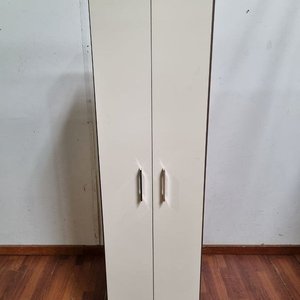 Lote siguiente: Placard Moderno Beige Dos Puertas con Estantes - 49x39x174cm
