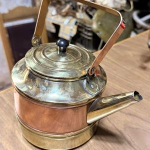 Antigua Pava Eléctrica TEM de Bronce y Cobre con Tapa y Asa Móvil - imagen 6