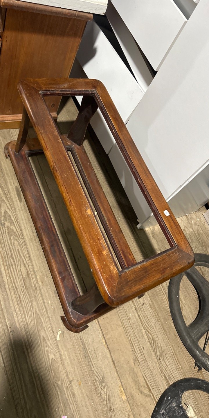 Mesa Ratona Estilo Clásico Madera Oscura