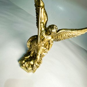 Figura Arcángel San Miguel Dorada, 21 cm - imagen 2