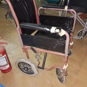 Silla de Ruedas para Restaurar - imagen 2