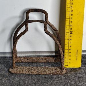 Juego de Estribos Antiguos de Hierro para Decoración - imagen 2