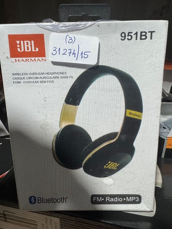 Auriculares inalámbricos JBL con Bluetooth y MP3
