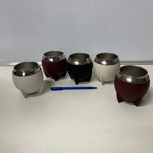 Lote siguiente: Set de 5 Mates de Acero Inoxidable y Cuerina
