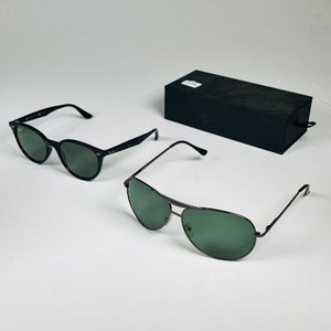 Lote anterior: Dos Pares de Lentes de Sol Ray-Ban