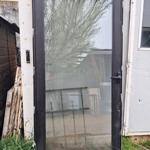 Lote anterior: Ventana DVH Aluminio Negro con Mosquitero 104x208x7cm