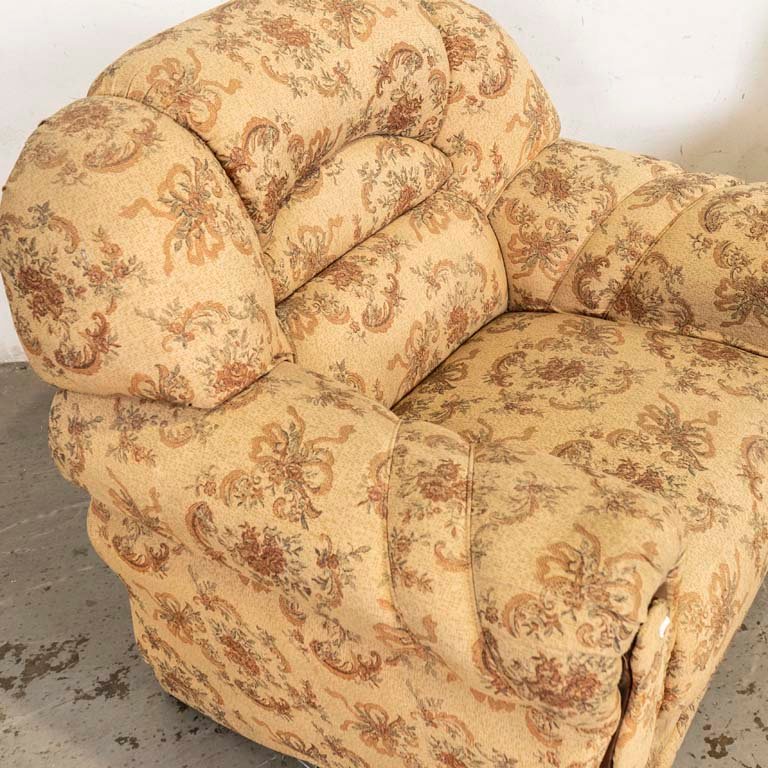 Sillones antiguos tapizados en tela floreada - imagen 3