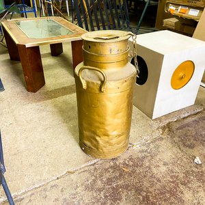 Lote anterior: Bidón Metálico Dorado Tipo Lechero Antiguo