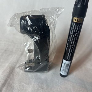 Cargador de Pilas Universal Negro - imagen 1
