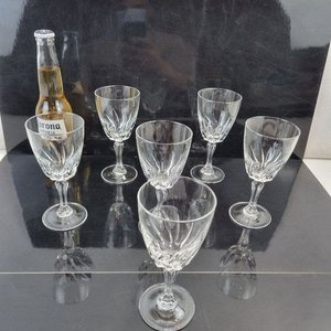 L 273 - Set De 6 Piezas - Conjunto de 6 copas de cristal con diseño tallado en el copón y base lisa, en muy buen estado de conservación (6 Unidades) - imagen 2