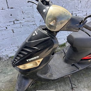Moto Yumbo Negra con Embrague Roto - imagen 3