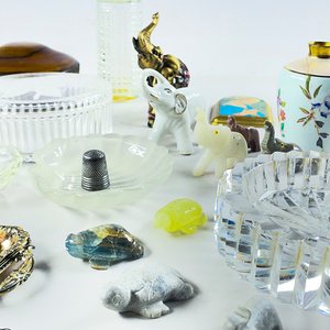 Lote de Figuras, Alhajeros, Cenicero y Perfumero de Cristal y Metal - imagen 3