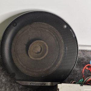 Radio de Auto Pioneer con Dos Parlantes - imagen 2