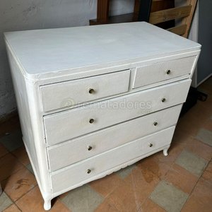 Lote siguiente: Cajonera Blanca Antigua con Tiradores Dorados