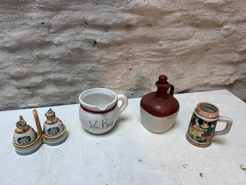 Lote de Jarras y Set de Aceite y Vinagre Antiguos