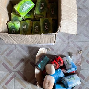 Gran Cantidad de Jabones Vencidos en Paquete - imagen 1
