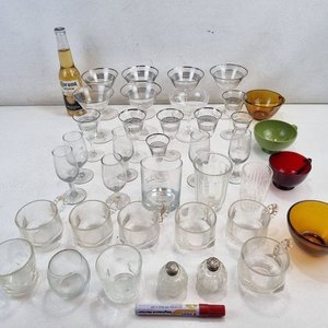 Lote anterior: Lote Surtido de 38 Piezas de Cristalería y Vajilla en Colores