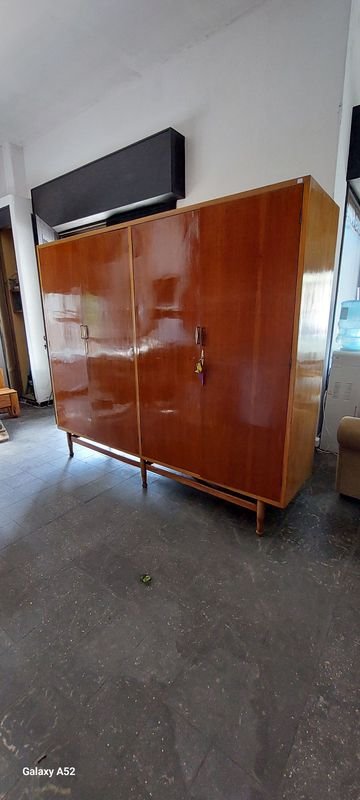 Ropero inglés de 4 puertas en muy buen estado - imagen 2