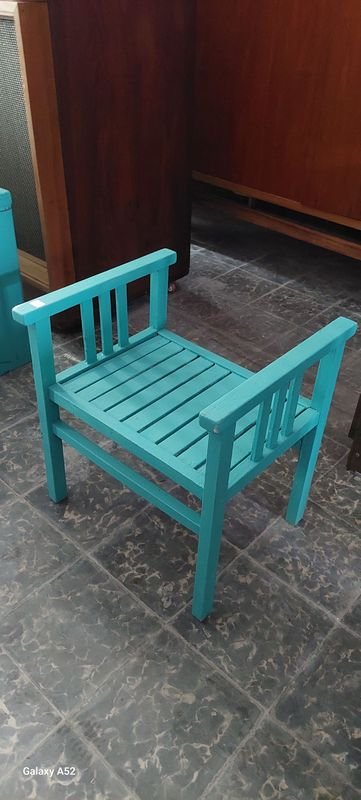 Bancos y Sillas de Madera con Diseño Antiguo - imagen 3