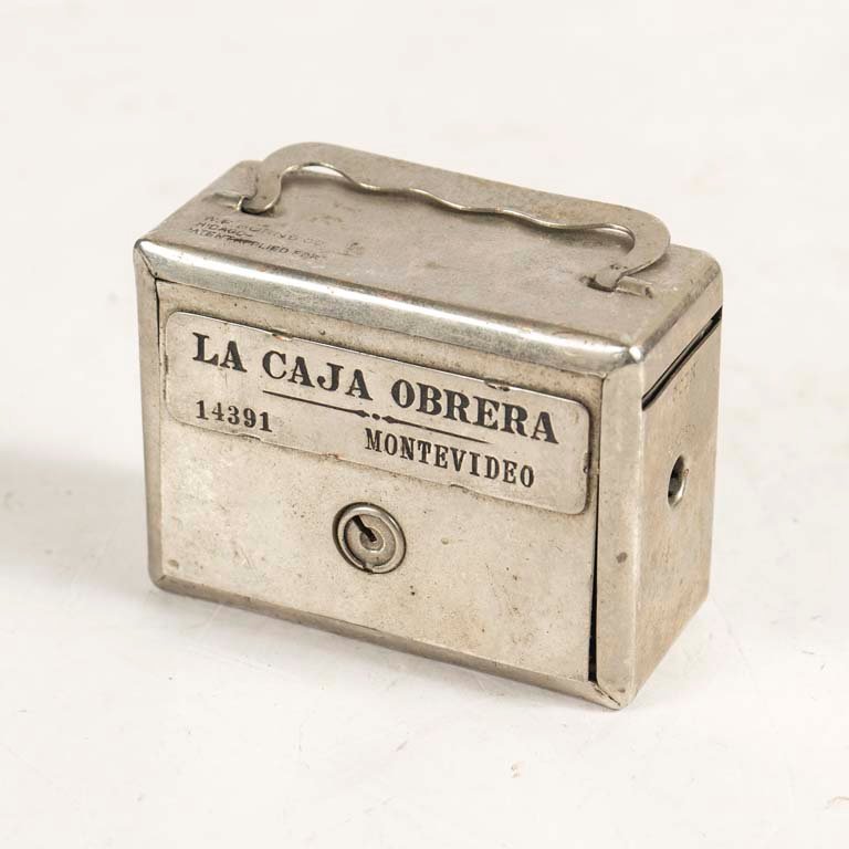 Lote anterior: Alcancia de metal Banco la caja Obrera sin llave