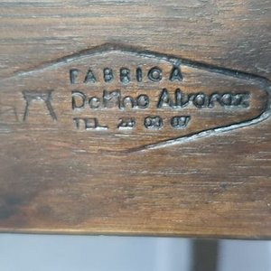 Mesa de Comedor Delfino Alvarez de Madera Oscura - imagen 2