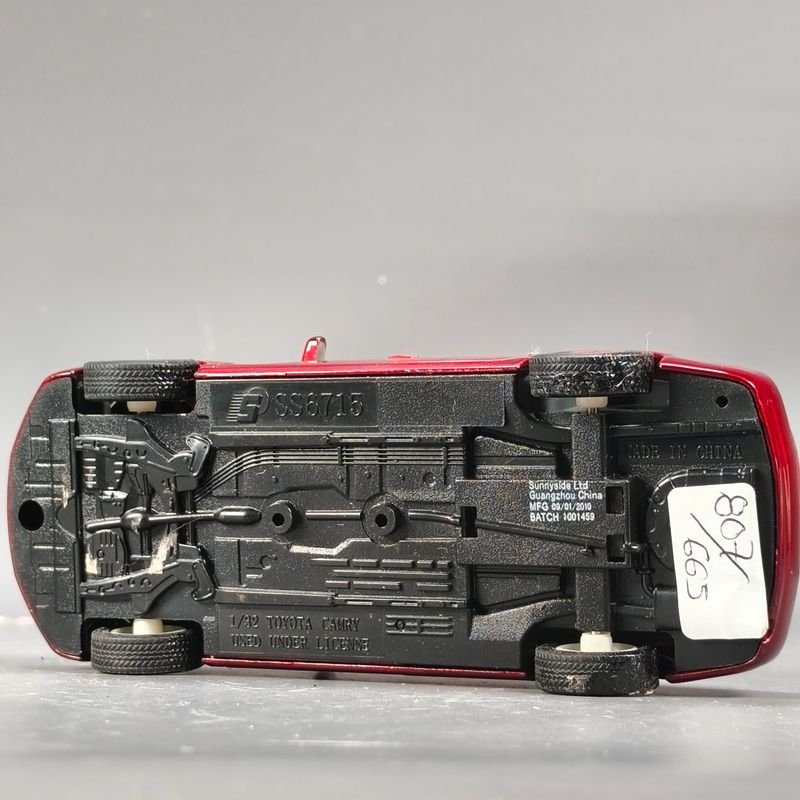 Modelo de coche a escala 1/32 de Toyota Camry en metal - imagen 6
