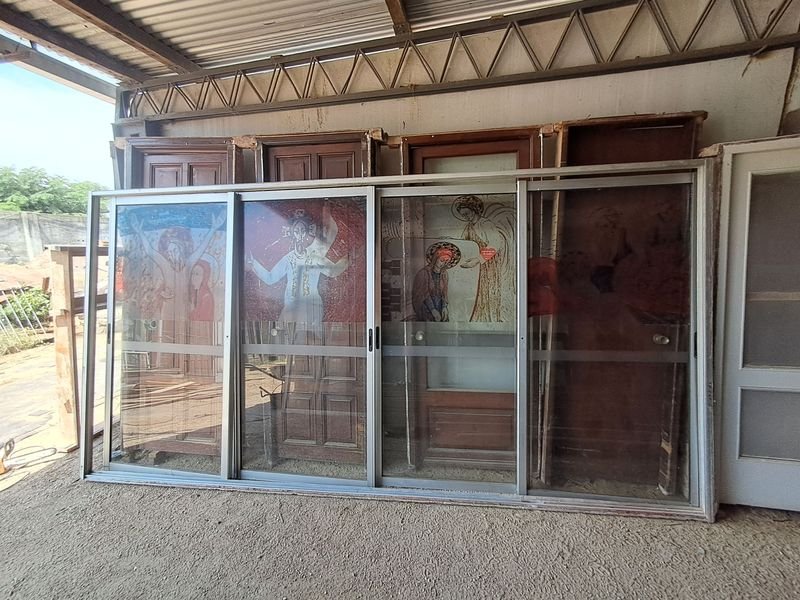 Puerta de ventana corrediza en aluminio - imagen 3