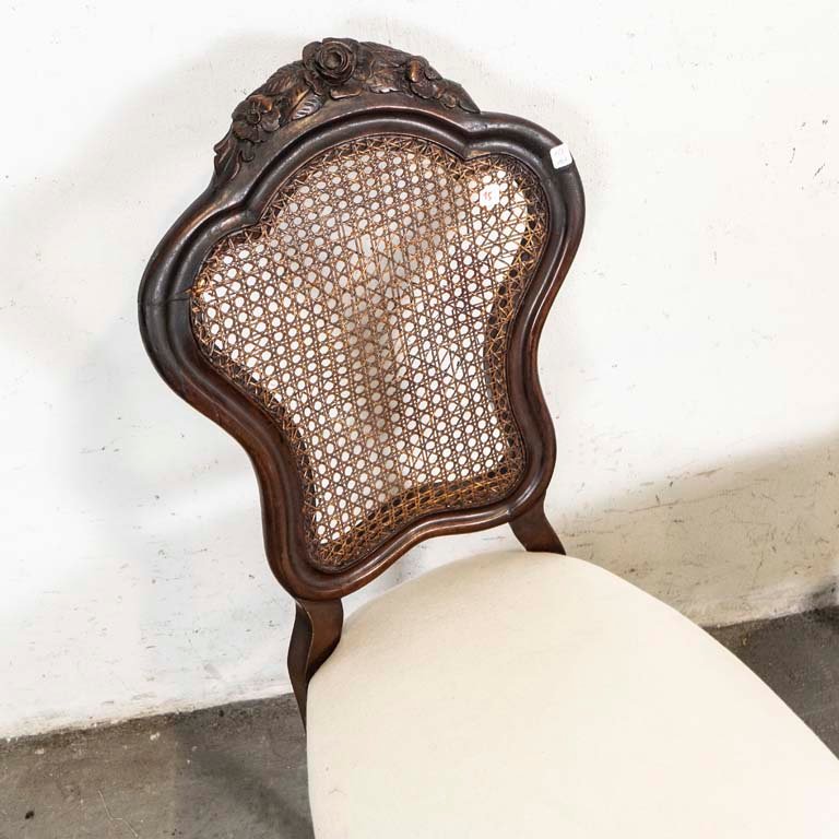 Sillas de dormitorio victorianas antiguas con respaldo esterillado y asiento tapizado - imagen 2