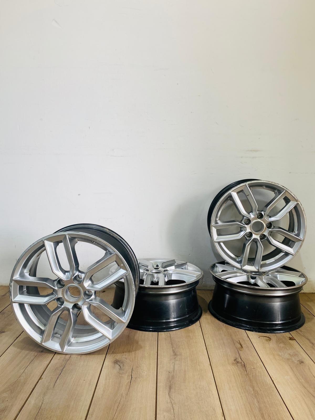 Item lote-x4-llantas-r17 - Image 0