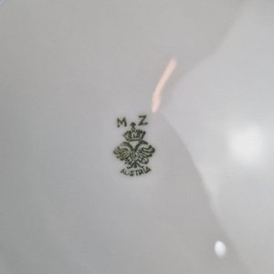 Juego de 8 Platos de Loza Antigua Austriaca MZ Austria con Flores y Bordes Dorados - imagen 4