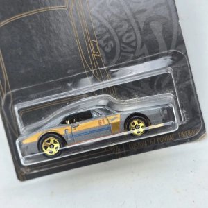 Hot Wheels Pontiac Firebird '67 Custom Dorado y Gris - imagen 2
