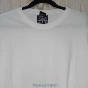 Remera Blanca Algodón Talle L Marca "MONASTERY" con Estampa - imagen 2