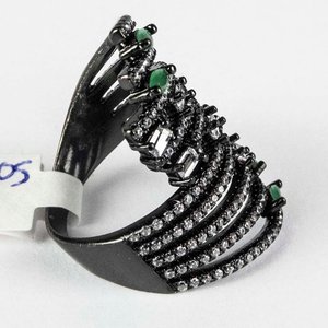 Anillo de Plata con Rodio Negro y Circonias Verdes y Blancas - imagen 2