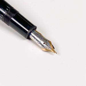 Pluma Fuente Mont Blanc Oro 14k Negra y Dorada - imagen 3