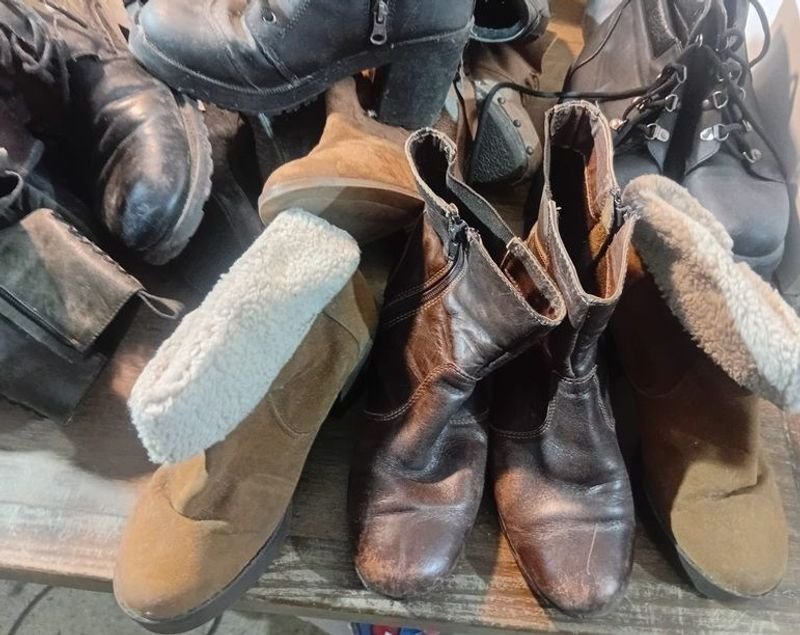 Colección de zapatos y botas de mujer - imagen 2