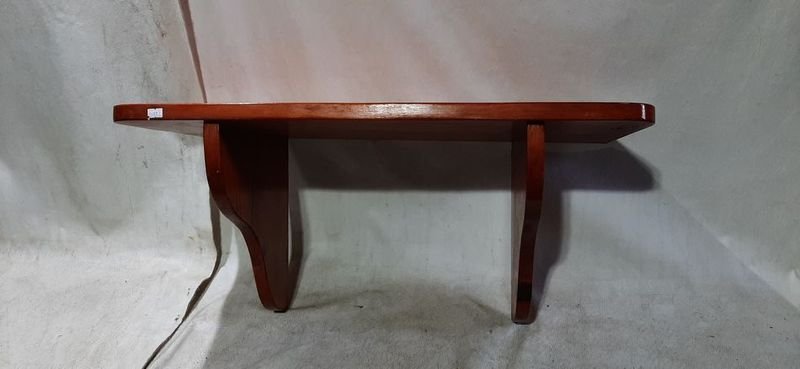 Mueble de Madera con Pintura Blanca