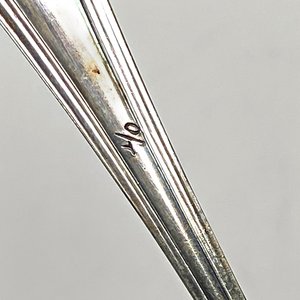 Estuche con 12 Cucharitas de Té Metálicas Estilo Art Decó - imagen 6