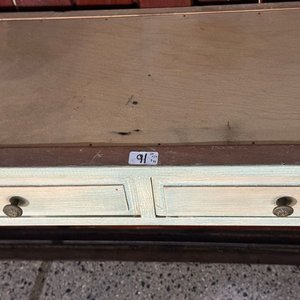 Lote siguiente: Dressoire de Madera con Tapa de Mármol y Dos Cajones