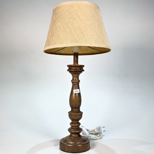 Lámpara de Mesa con Pie de Madera Torneado y Pantalla Textil - imagen 1