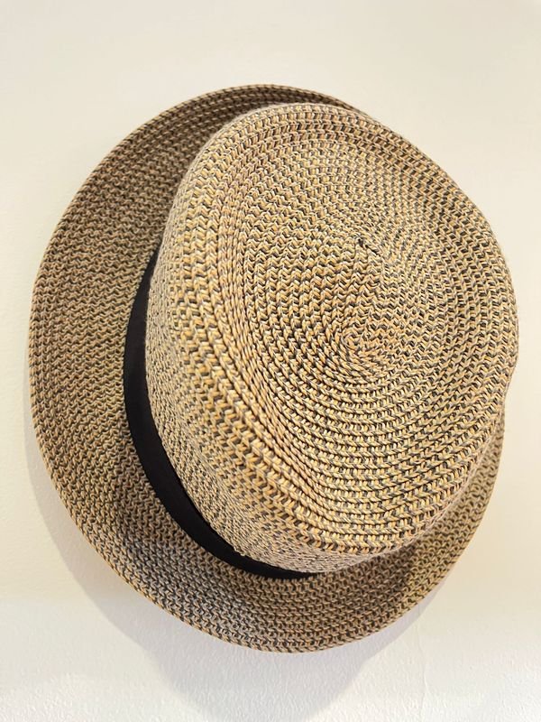Sombrero tipo Panamá gris con cinta nueva - imagen 3