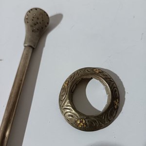 Bombilla y Virola de Mate de Plata y Oro con Detalles Florales - imagen 2