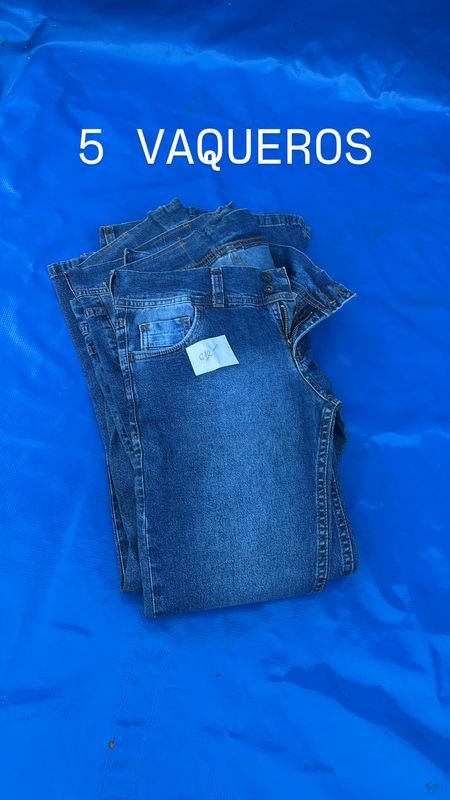 Ropa de denim en buen estado - imagen 2