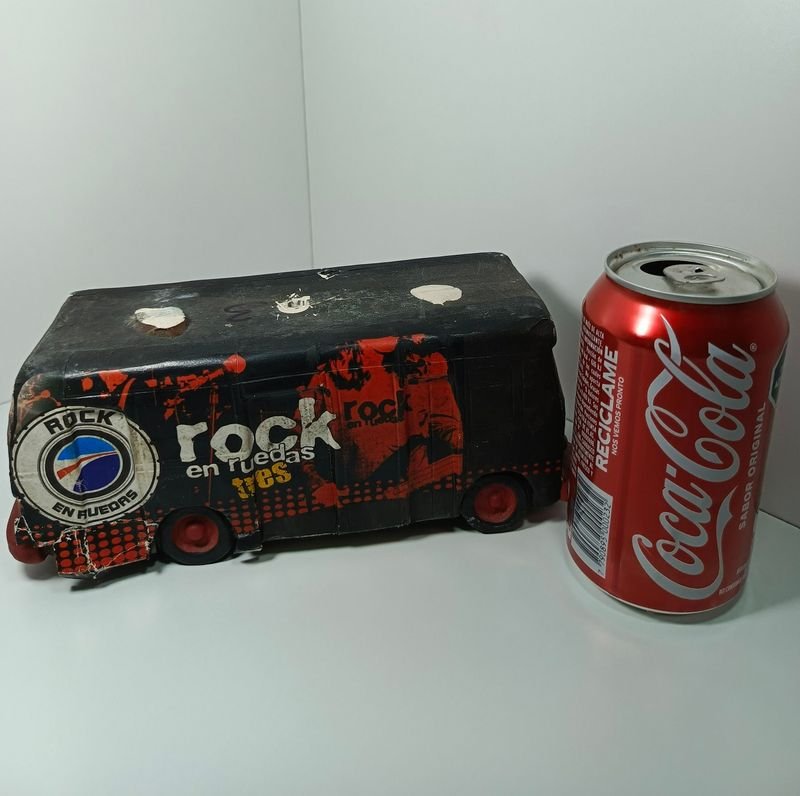 Figura de ómnibus representativa del certamen 'rock en ruedas' - imagen 2