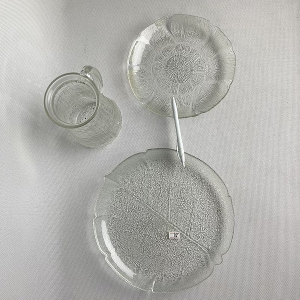 Jarra y fuentes de vidrio con diseño flor y hoja - imagen 2
