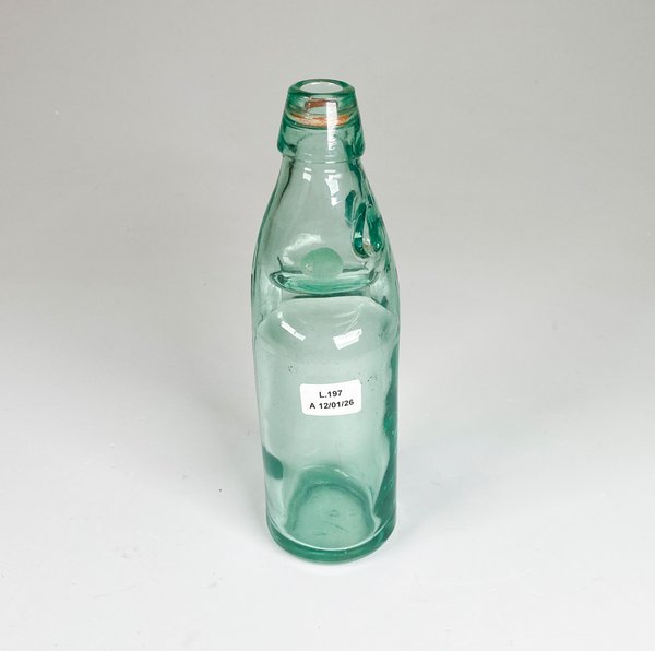 Botella antigua de vidrio color con bolita interior - imagen 1