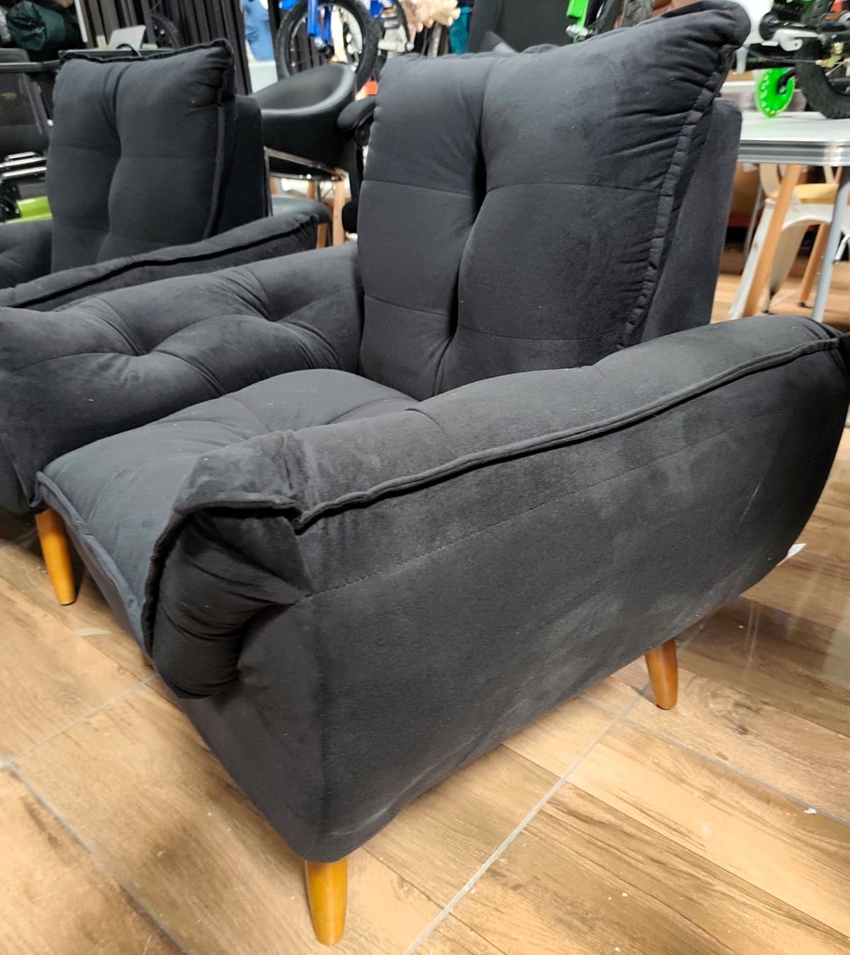 Item 16537 - Image 2