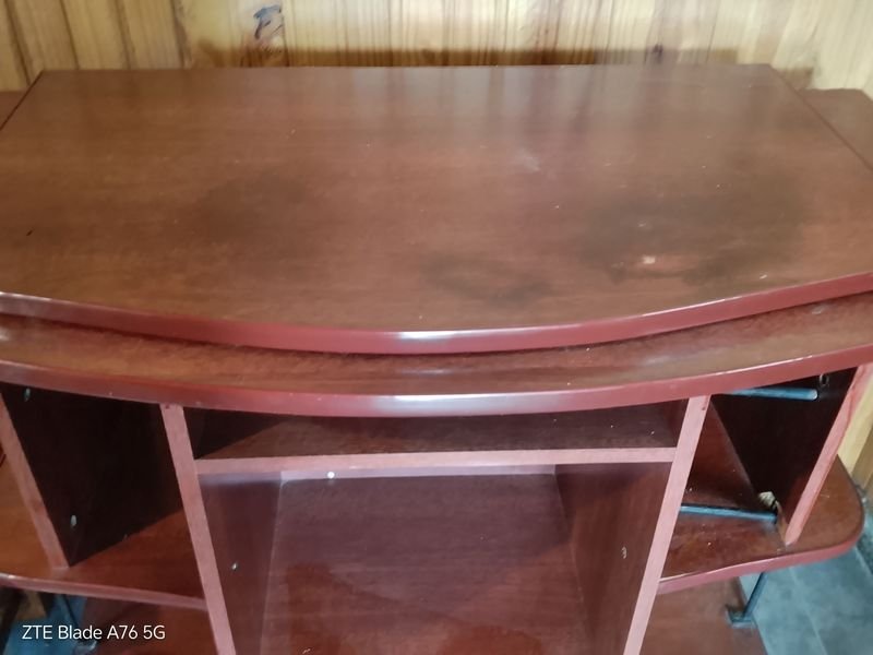 Lote siguiente: Rack de Madera con Estilo Vintage